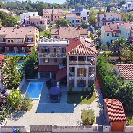Istriensonne - Nastassii 1-4 Mit Pool Und Meerblick * Banjole