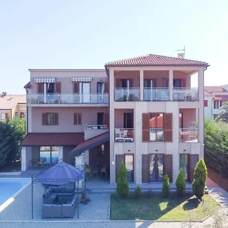 Istriensonne - Nastassii 1-4 Mit Pool Und Meerblick Banjole